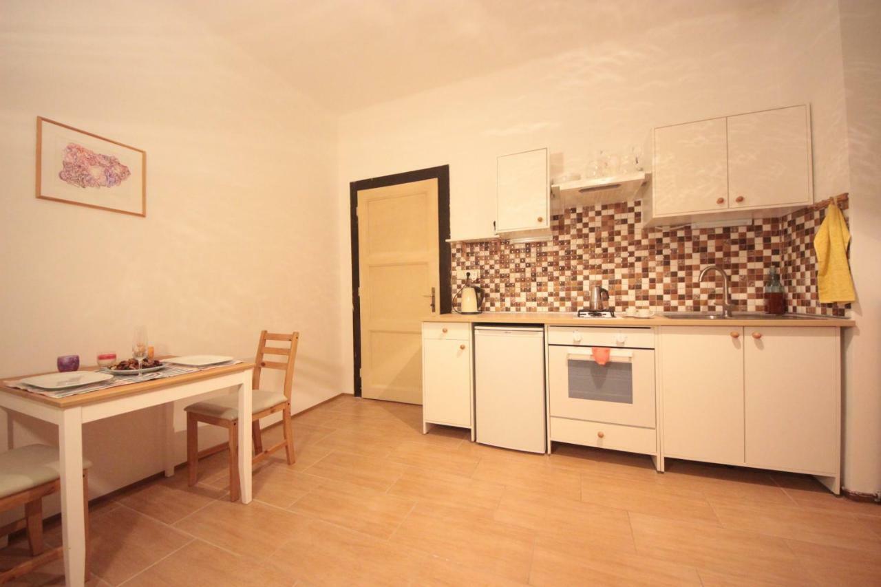 Gallery Apartment Прага Экстерьер фото
