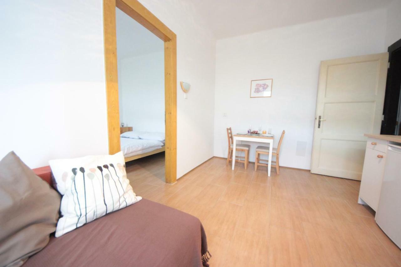 Gallery Apartment Прага Экстерьер фото