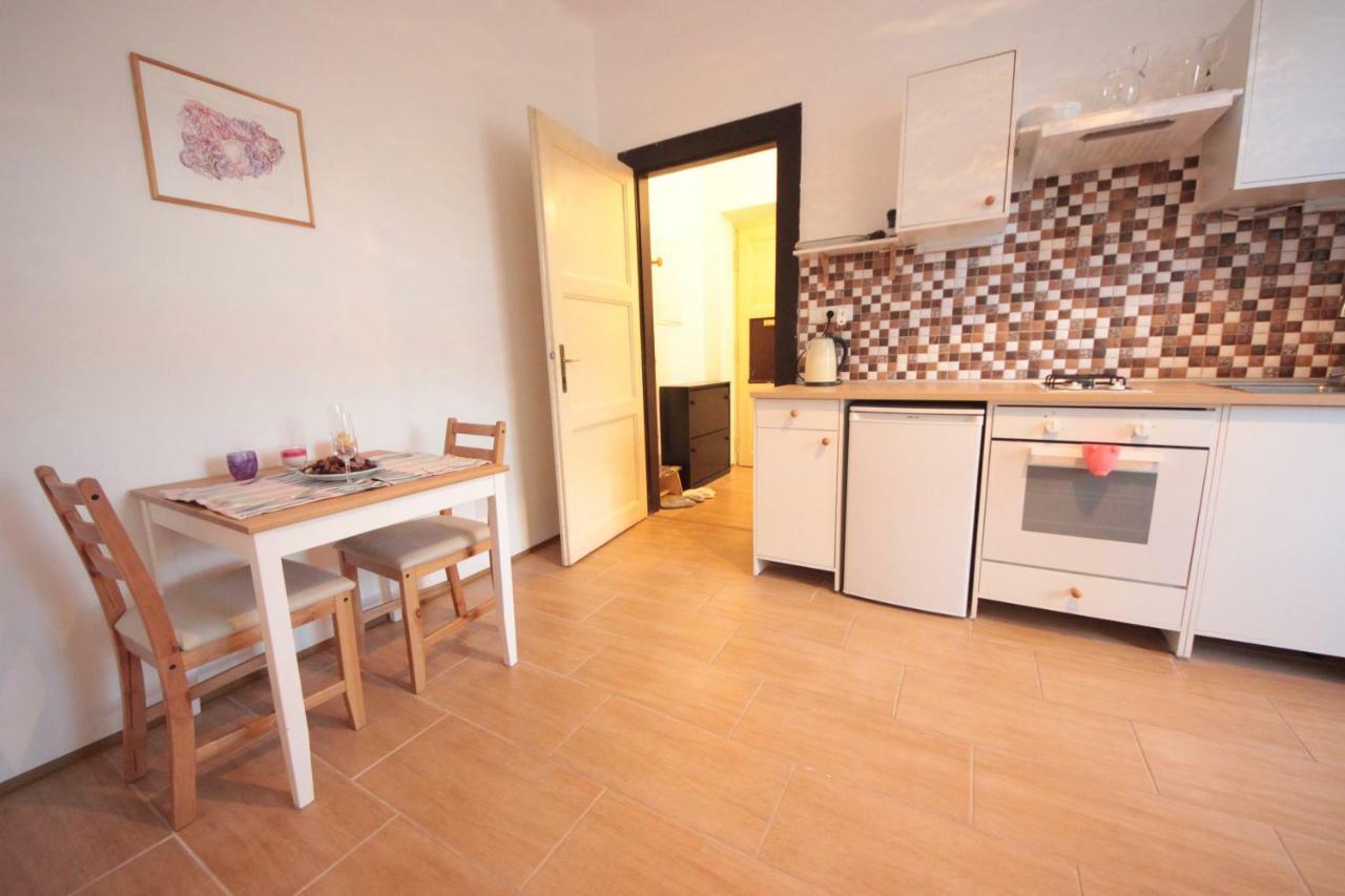 Gallery Apartment Прага Экстерьер фото